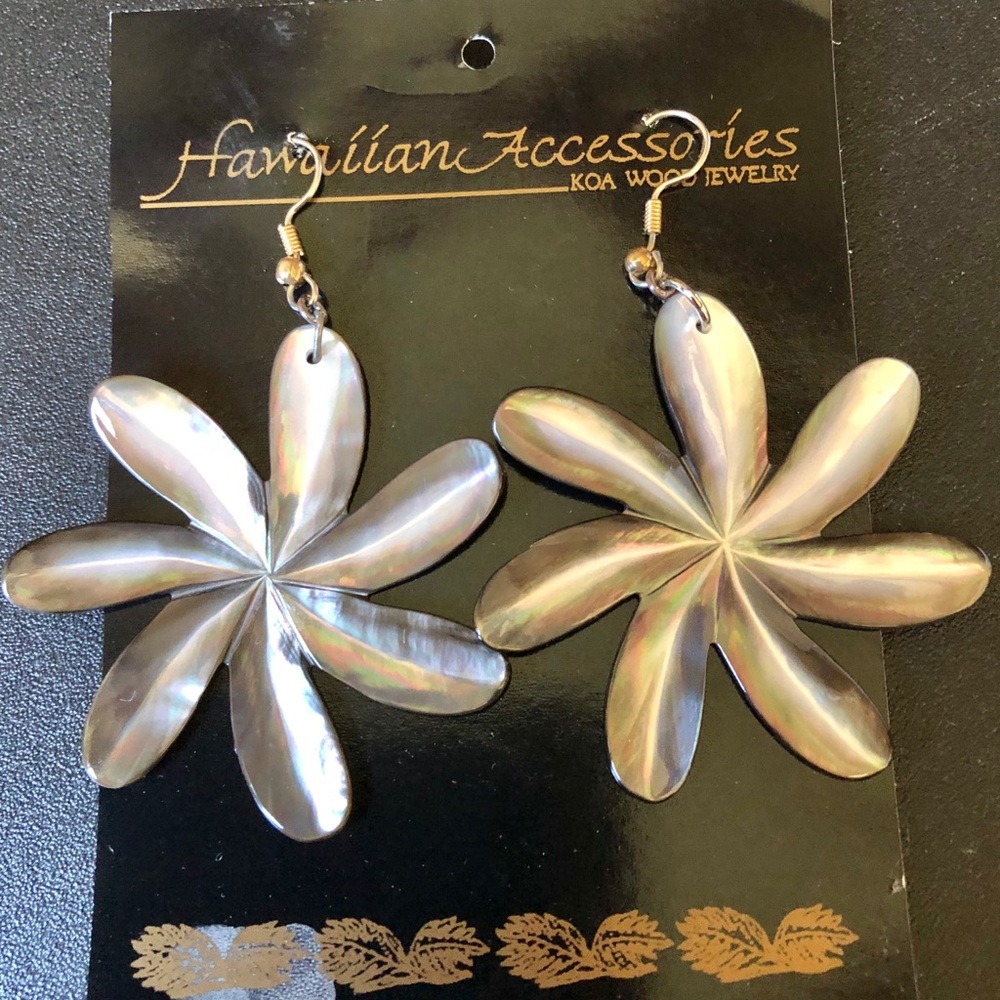 Tiare Mother of Pearl Earrings